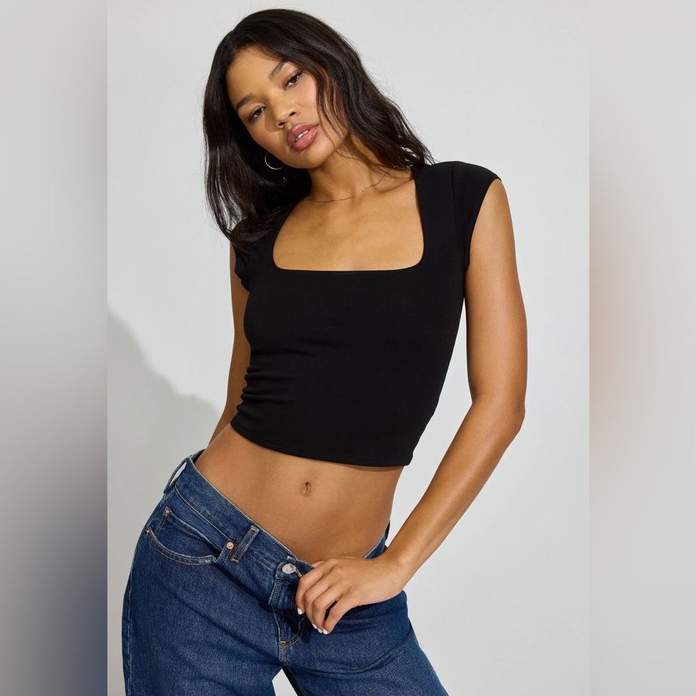 Women’s Garage Black Portia Square Neckline T Shirt, Size M.